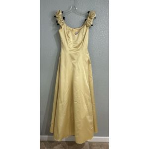 Vintage 70s Gold Rosette Sleeveless Ball Gown Formal Prom Homecoming S